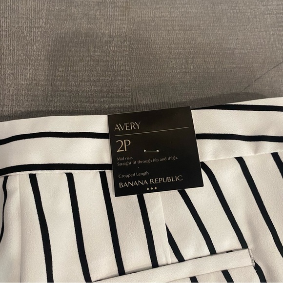 Banana Republic Mid Rise Cropped Wide Leg Pants 2P - Picture 6 of 7